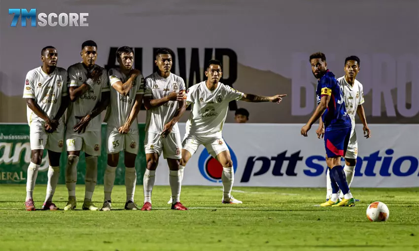 ลำพูน 10 คน เจ๊า พลังกาญจน์ 1-1 ชวดชัยอีกนัด