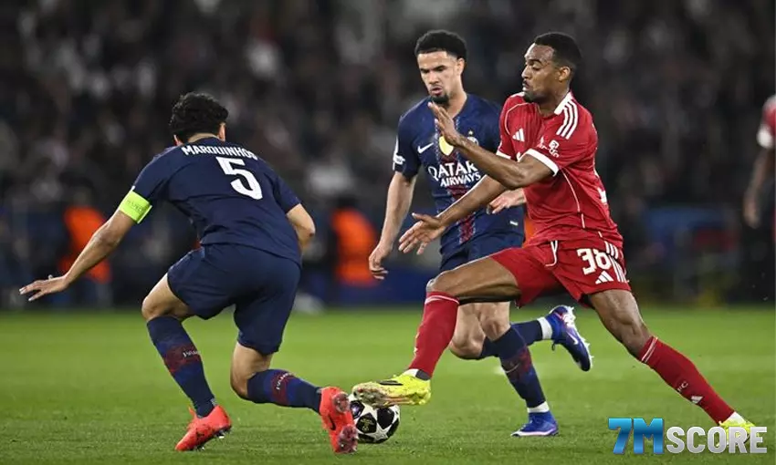 ผลบอล เปแอสเชอัดลิเวอร์พูล 2-0