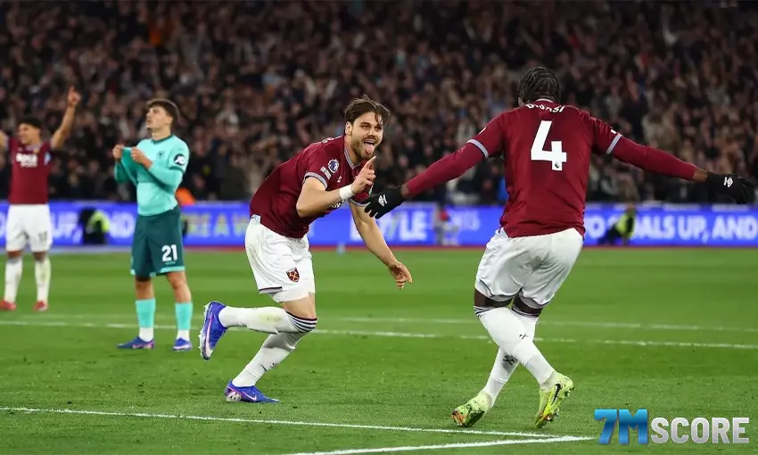 ผลบอล เวสต์แฮมถล่มวูล์ฟส์ 4-0